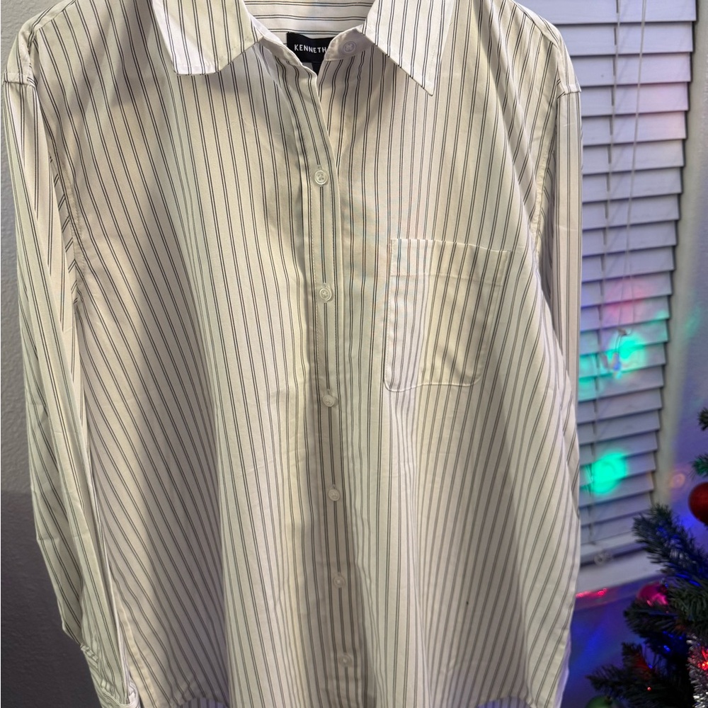 Women’s OVERSIZED LONG SLEEVE BUTTON FRONT SHIRT WITH DOUBLE CUFF